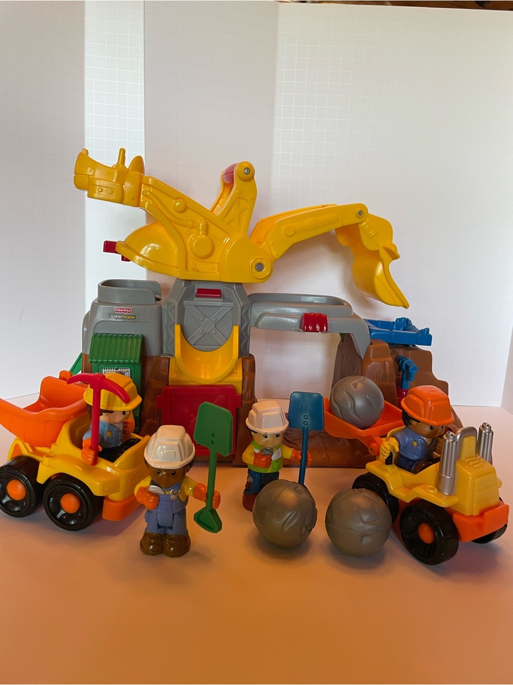 Fisher-Price Poseable Little People Boulder Worksite